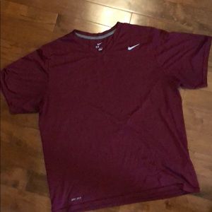 Nike dry fit tshirt - maroon/burgundy